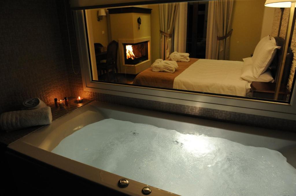 Agapi Luxury Hotel Káto Loutrákion Oda fotoğraf