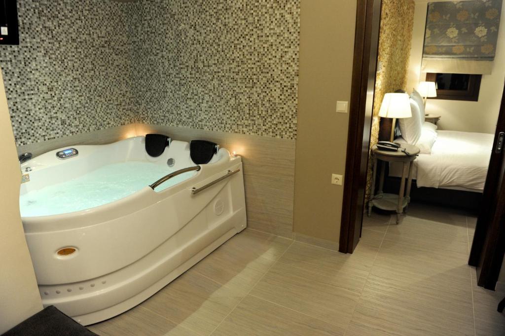 Agapi Luxury Hotel Káto Loutrákion Oda fotoğraf